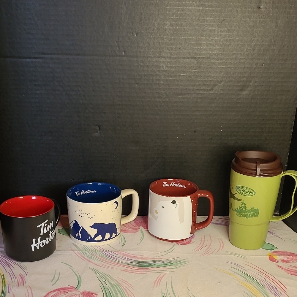 TIM HORTONS LOT OF  MUGS IN GUC VINTAGE Travel Mug 16oz AND 2019'S